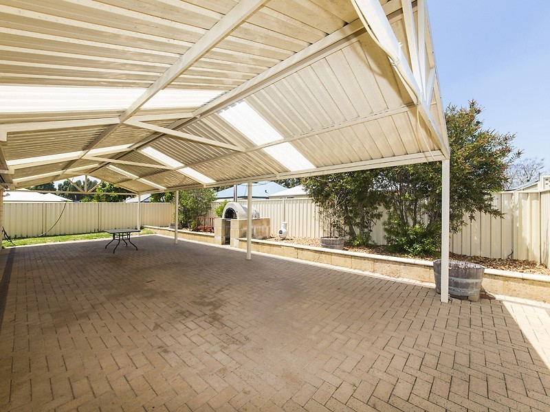 7 Santiago Street, Seville Grove WA 6112