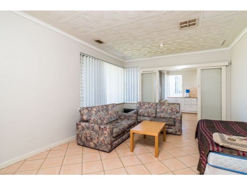 360 Railway Parade, Beckenham WA 6107