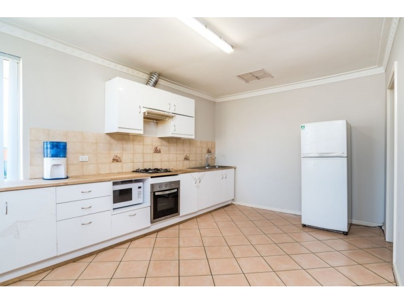 360 Railway Parade, Beckenham WA 6107