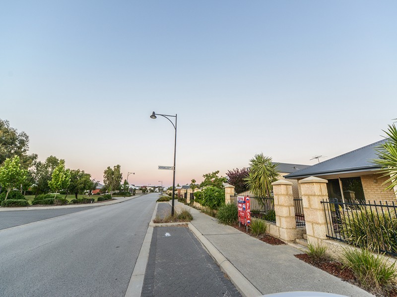 47 Camden Boulevard, Aubin Grove WA 6164