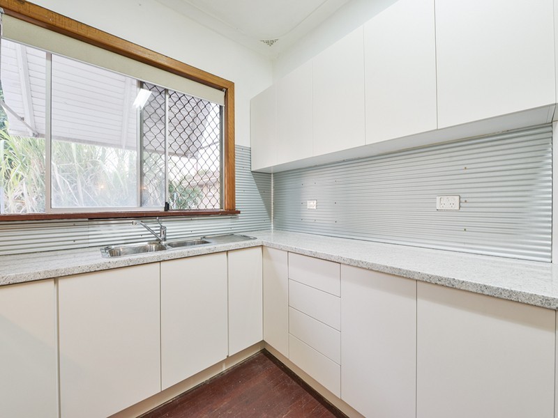 25 Brookland Street, Beckenham WA 6107