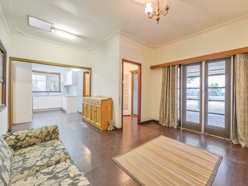 25 Brookland Street, Beckenham WA 6107