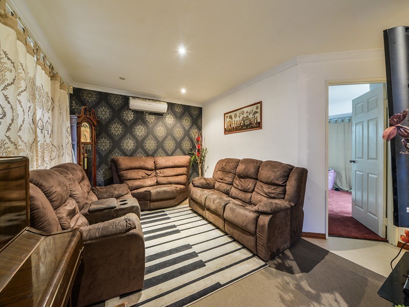 23 Bush Close, Beckenham WA 6107