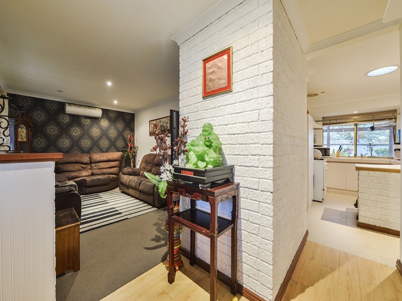 23 Bush Close, Beckenham WA 6107