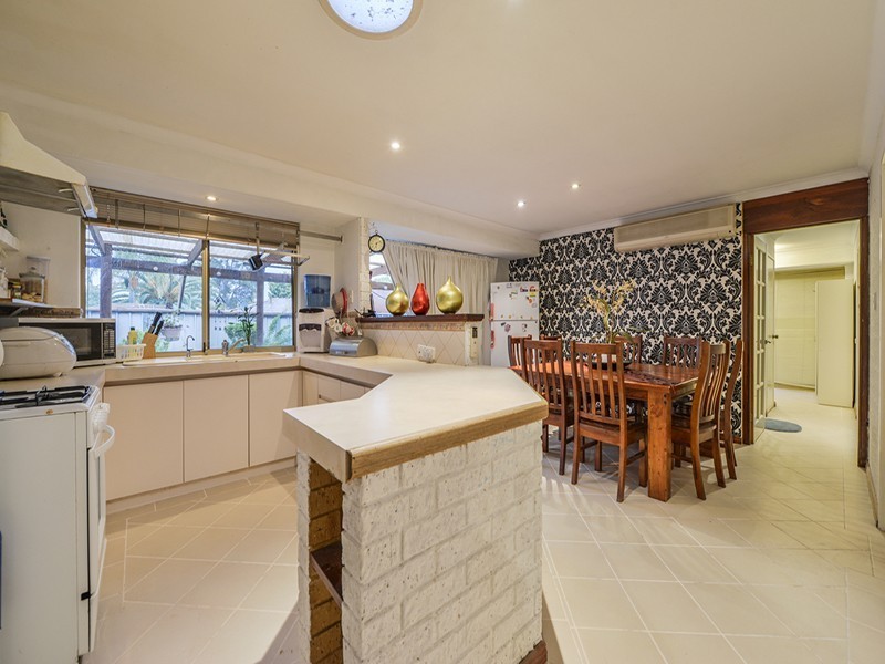 23 Bush Close, Beckenham WA 6107