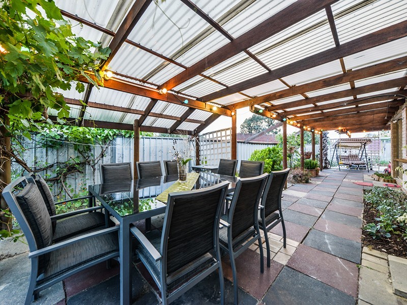 23 Bush Close, Beckenham WA 6107