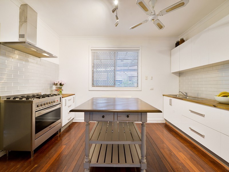 15 Andrews Road, Wilson WA 6107