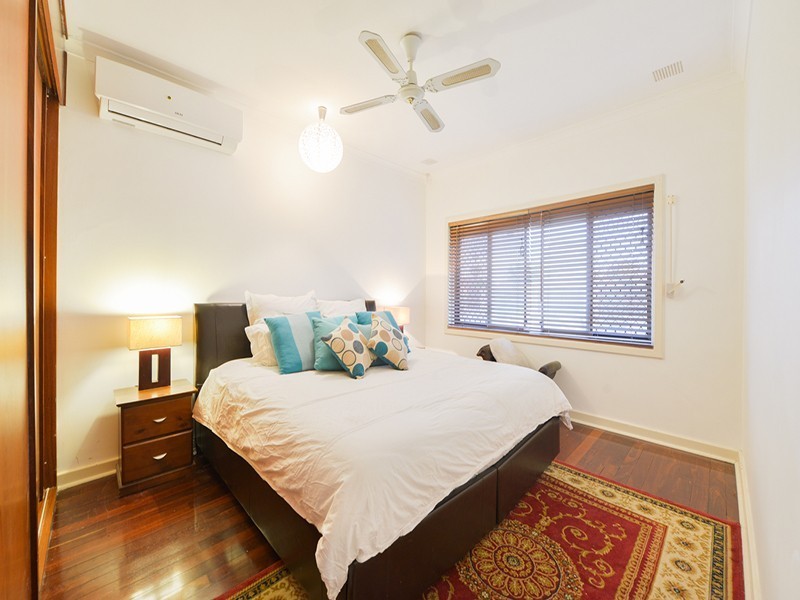 15 Andrews Road, Wilson WA 6107