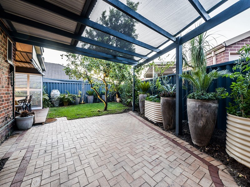 15 Andrews Road, Wilson WA 6107