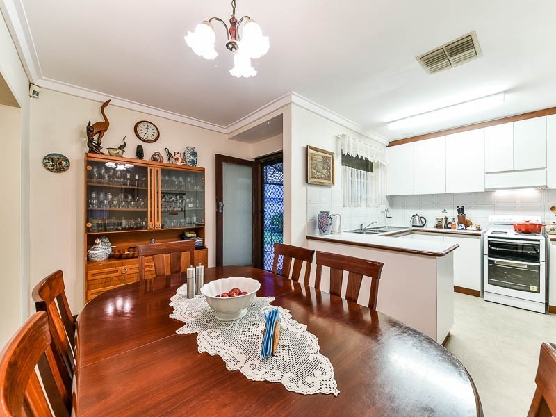 18 Parkhill Way, Wilson WA 6107
