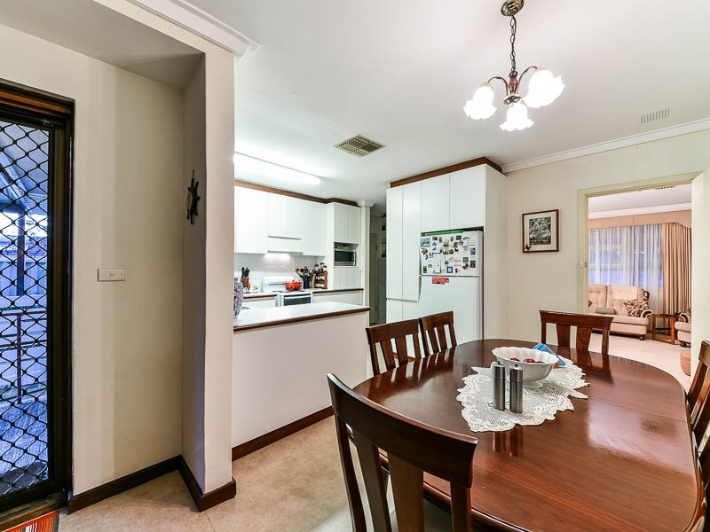 18 Parkhill Way, Wilson WA 6107