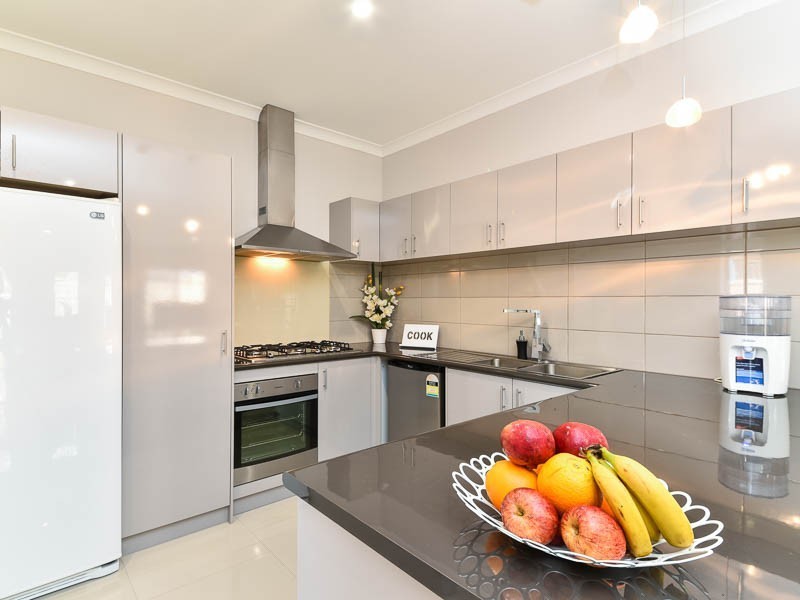 2/4 Currawong Way, Thornlie WA 6108