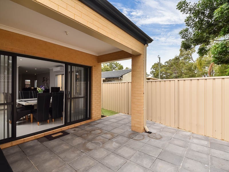 2/4 Currawong Way, Thornlie WA 6108