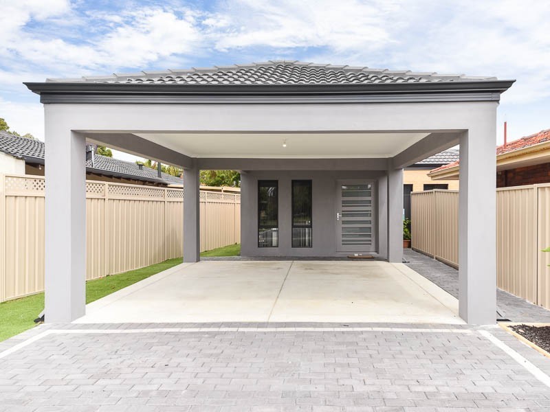 2/4 Currawong Way, Thornlie WA 6108