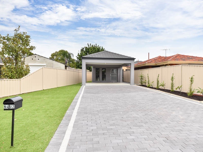 2/4 Currawong Way, Thornlie WA 6108