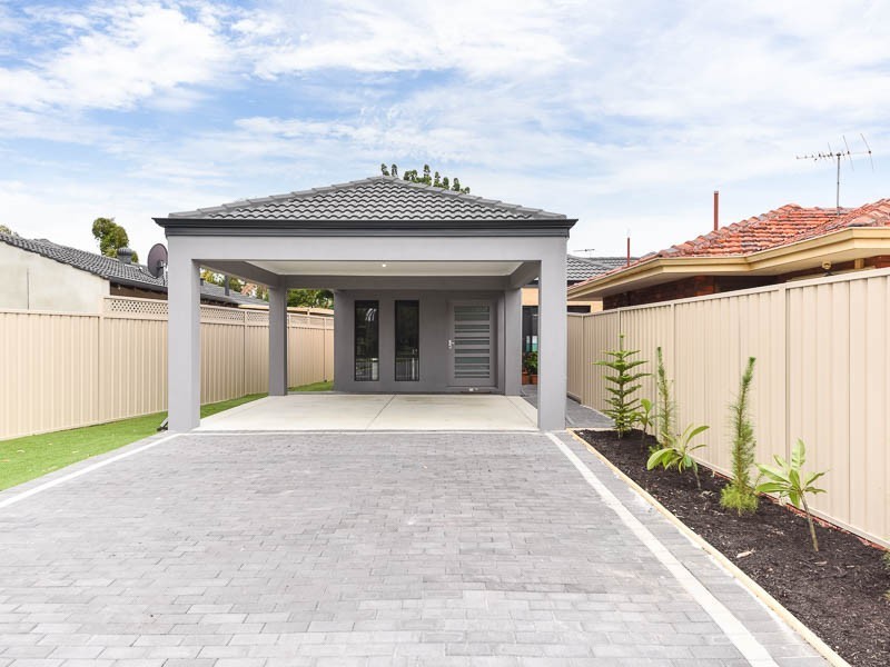 2/4 Currawong Way, Thornlie WA 6108