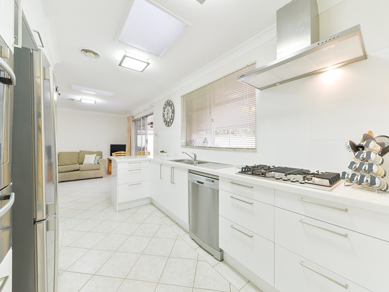 27 McLeish Place, Thornlie WA 6108