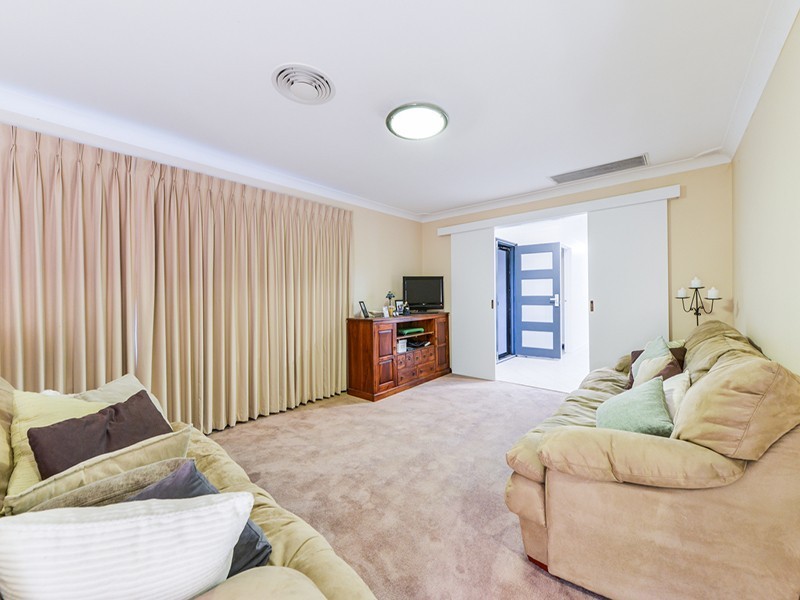 27 McLeish Place, Thornlie WA 6108