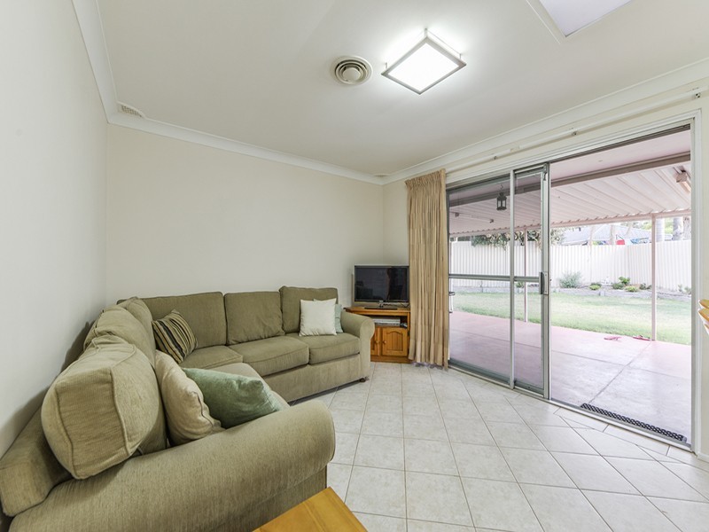 27 McLeish Place, Thornlie WA 6108