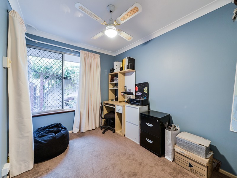 27 McLeish Place, Thornlie WA 6108