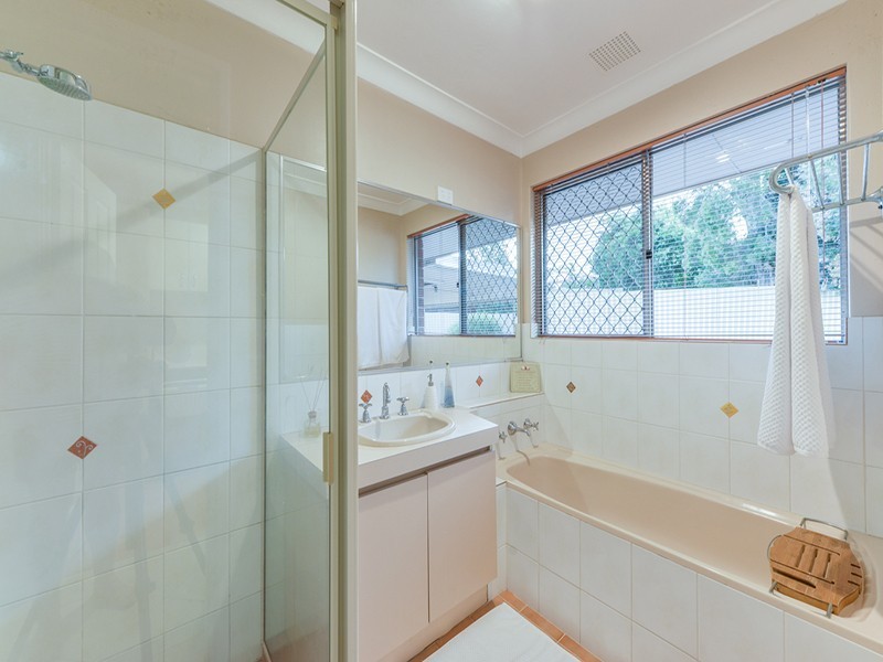 27 McLeish Place, Thornlie WA 6108