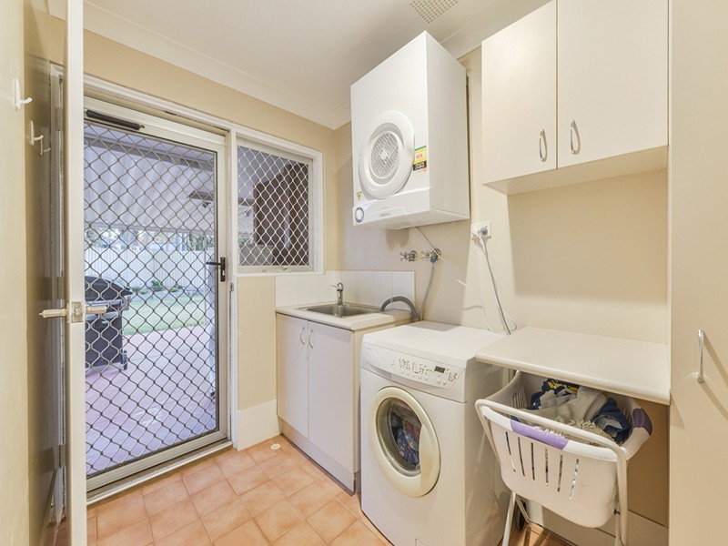 27 McLeish Place, Thornlie WA 6108