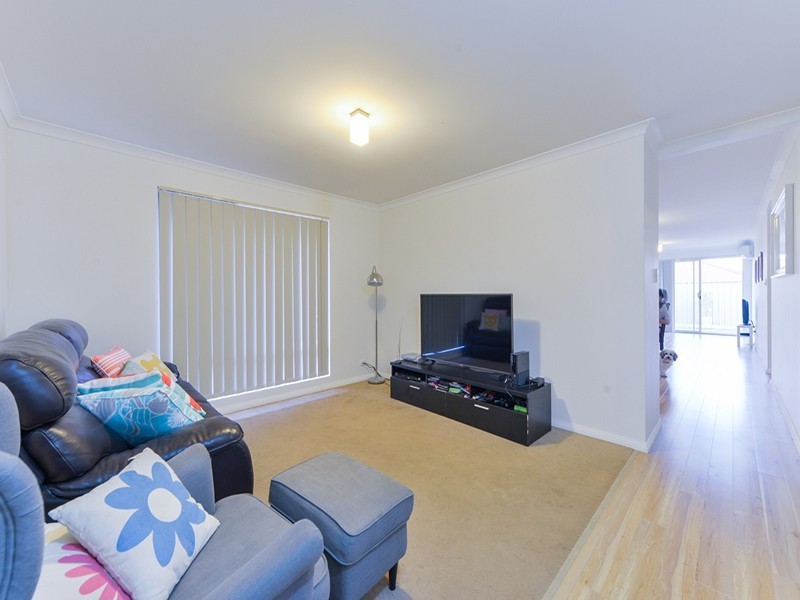 35 Blacksmith Street, Queens Park WA 6107