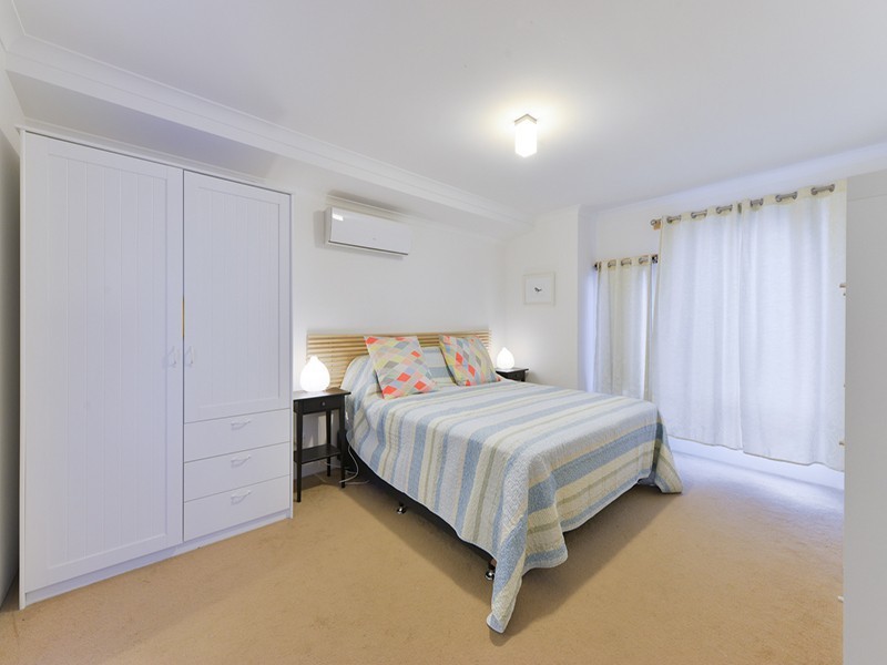 35 Blacksmith Street, Queens Park WA 6107