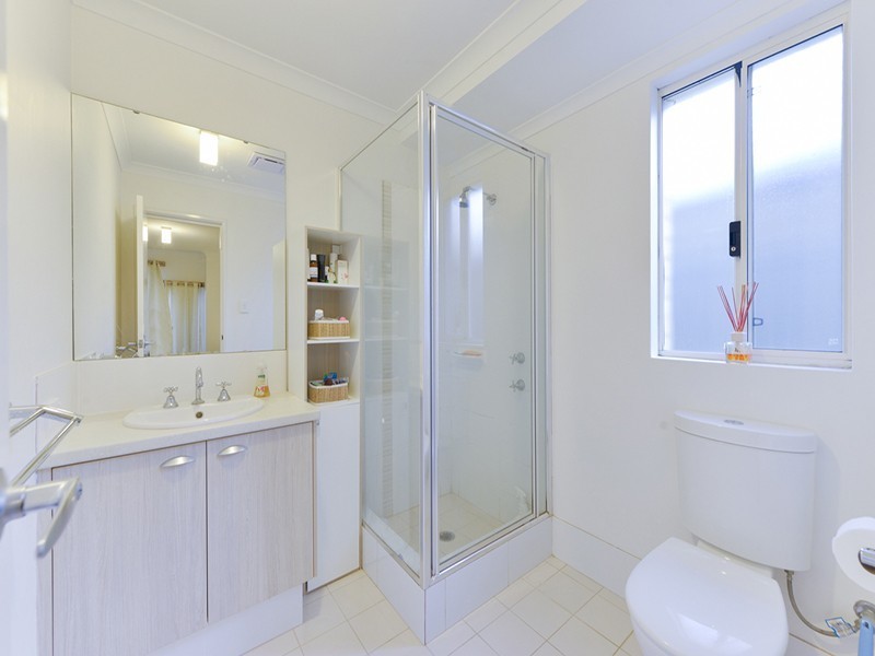 35 Blacksmith Street, Queens Park WA 6107