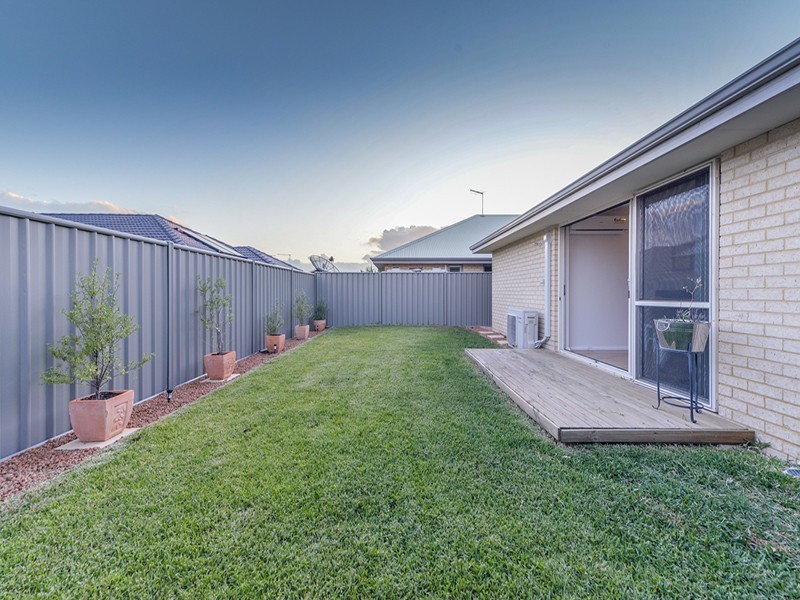 35 Blacksmith Street, Queens Park WA 6107