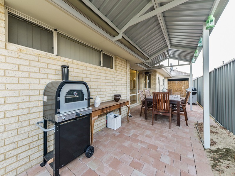 35 Blacksmith Street, Queens Park WA 6107