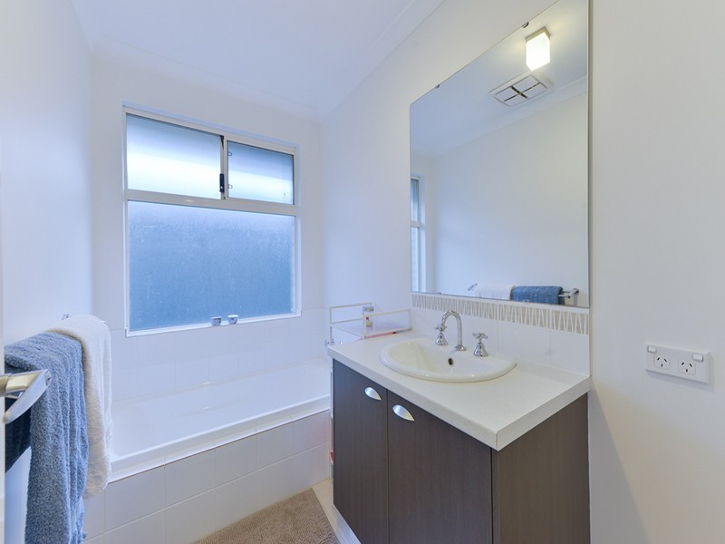 35 Blacksmith Street, Queens Park WA 6107