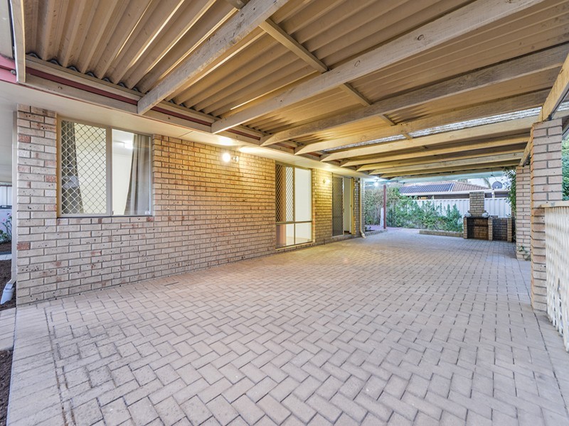 42 Bottlebrush Drive, Thornlie WA 6108