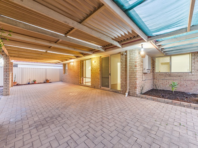 42 Bottlebrush Drive, Thornlie WA 6108