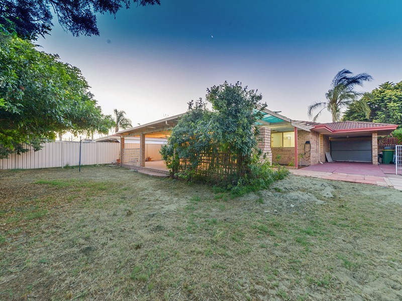 42 Bottlebrush Drive, Thornlie WA 6108