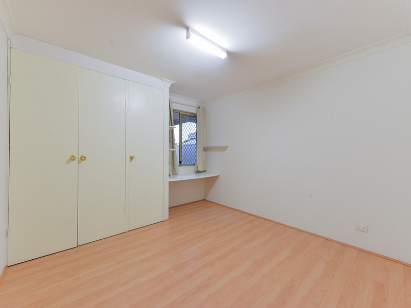 42 Bottlebrush Drive, Thornlie WA 6108