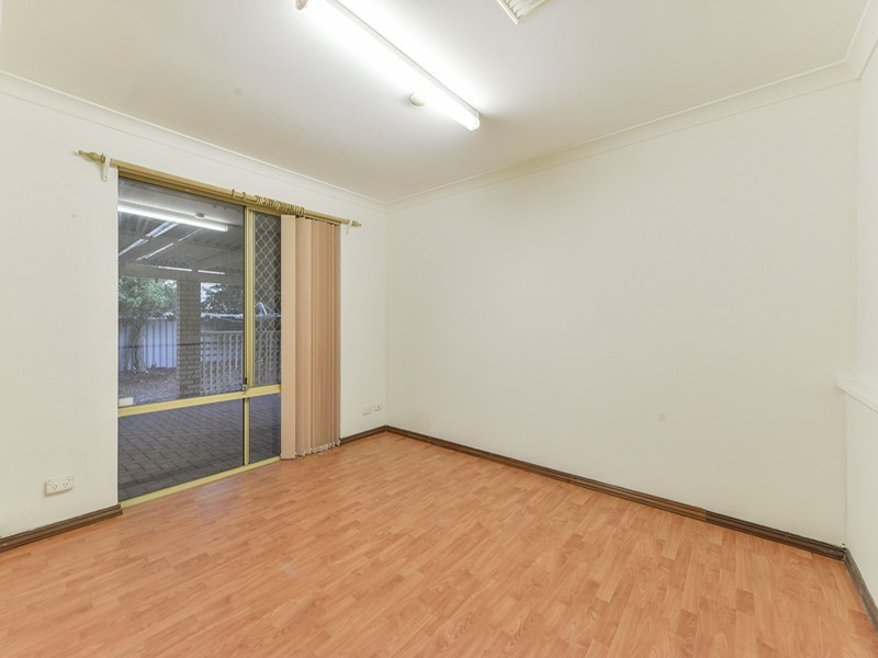 42 Bottlebrush Drive, Thornlie WA 6108