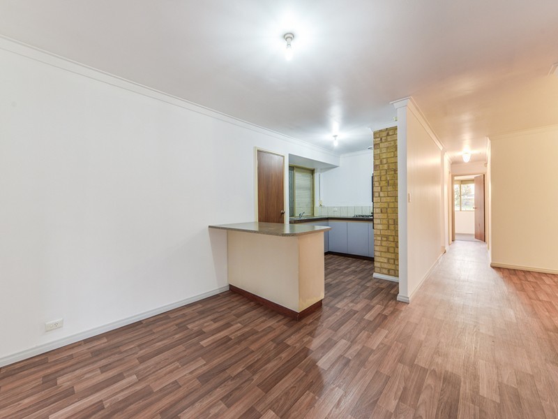 4/86 Centre Street, Queens Park WA 6107