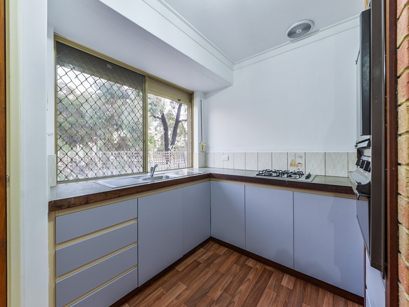 4/86 Centre Street, Queens Park WA 6107