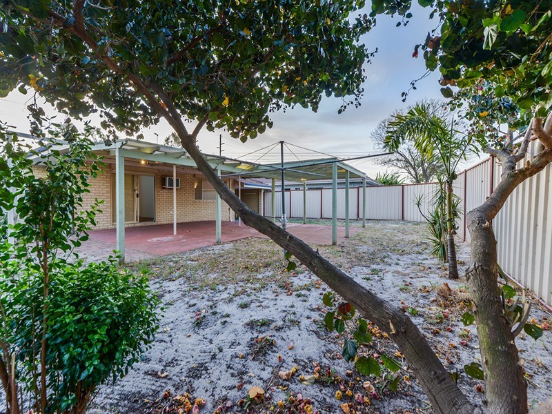 4/86 Centre Street, Queens Park WA 6107