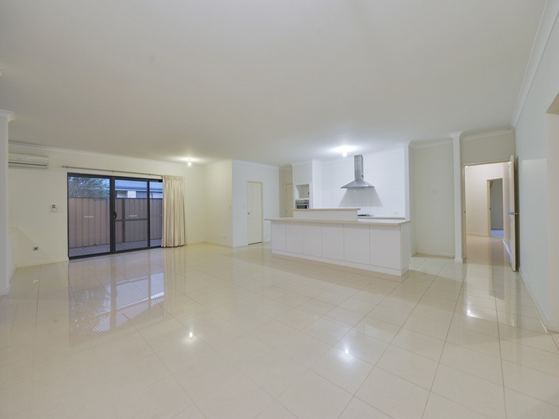 22 Campaspe Drive, Success WA 6164