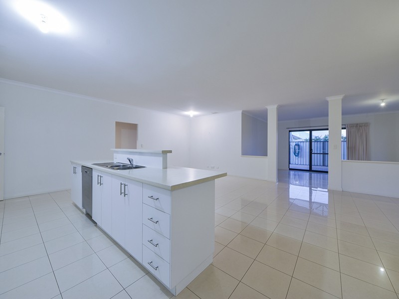 22 Campaspe Drive, Success WA 6164