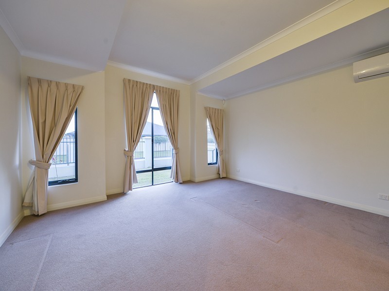 22 Campaspe Drive, Success WA 6164