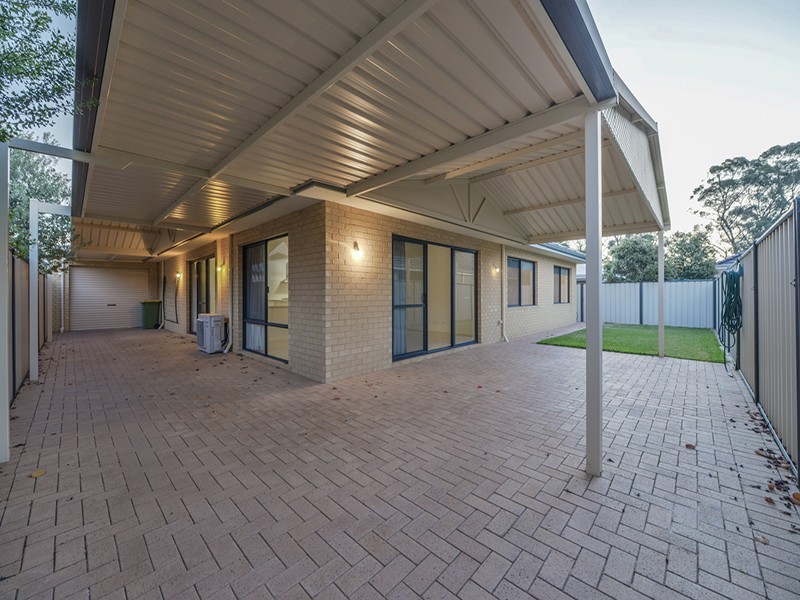 22 Campaspe Drive, Success WA 6164
