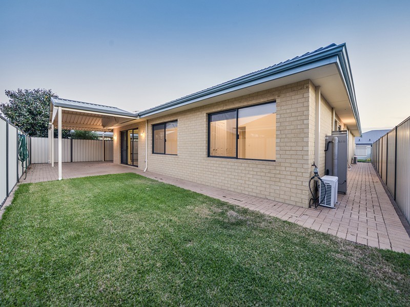 22 Campaspe Drive, Success WA 6164