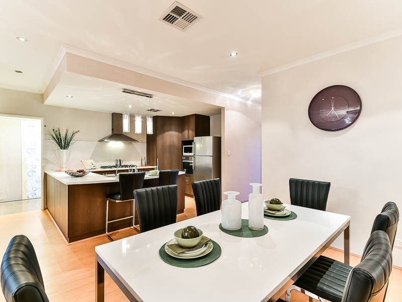 14 Tulip Way, East Cannington WA 6107