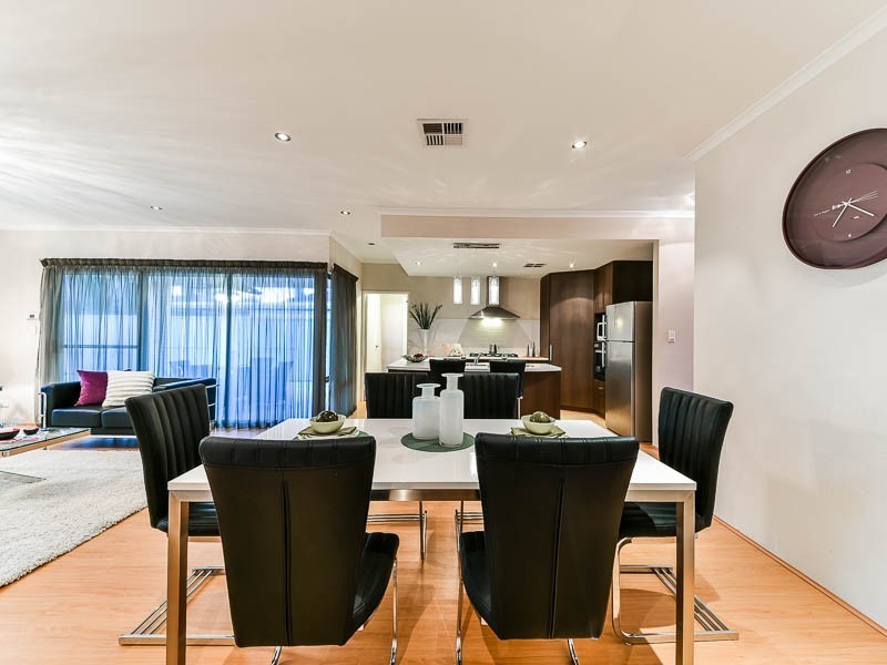 14 Tulip Way, East Cannington WA 6107