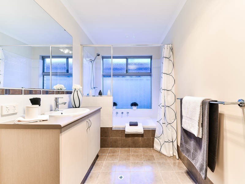 14 Tulip Way, East Cannington WA 6107