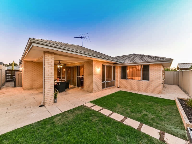 14 Tulip Way, East Cannington WA 6107