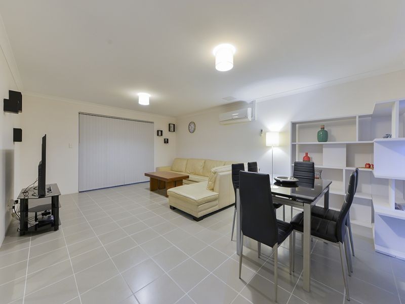 1/14 Godwit Street, Queens Park WA 6107